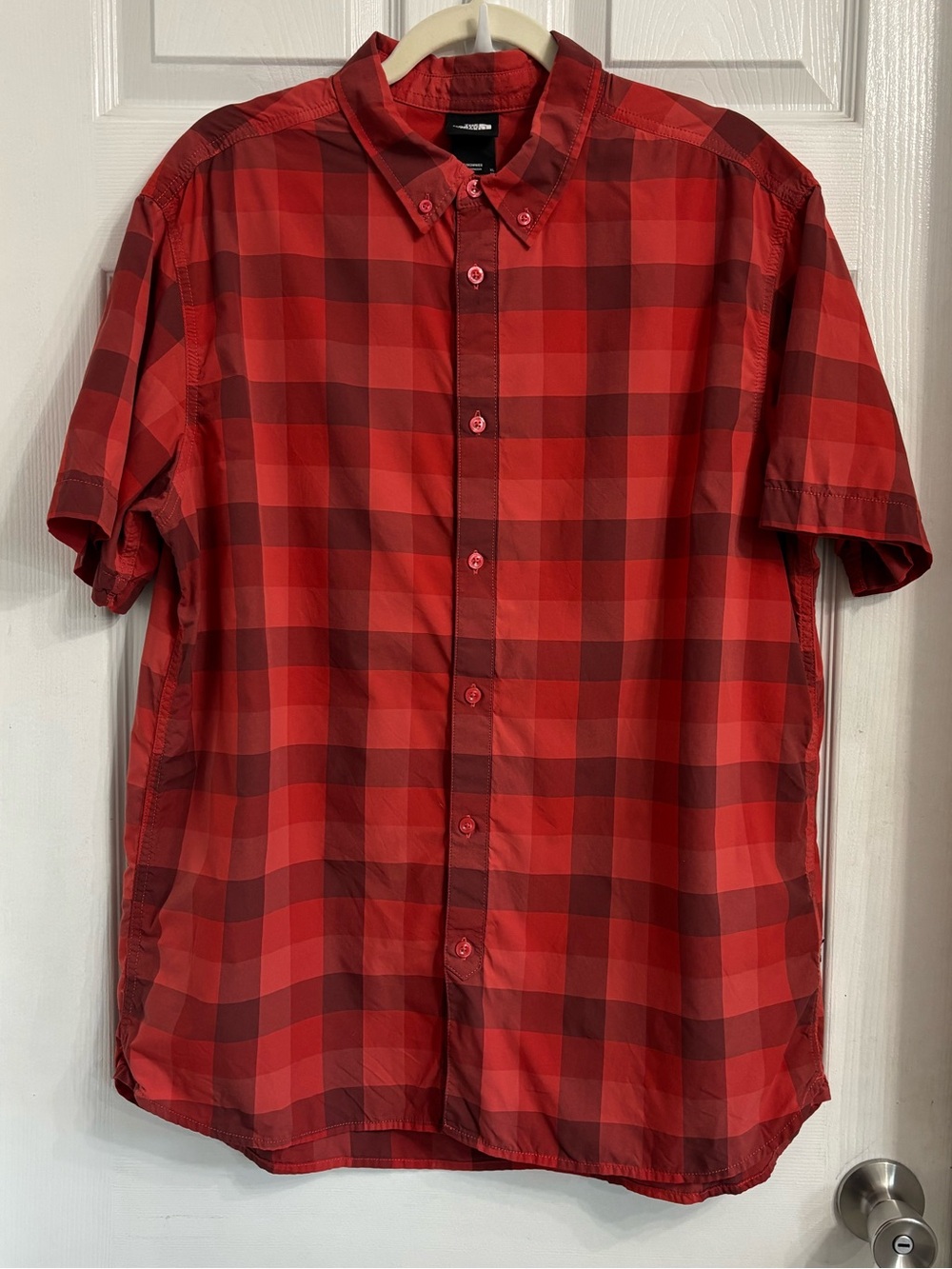 The North Face Red Plaid Short-Sleeve Button-Down Shirt XL